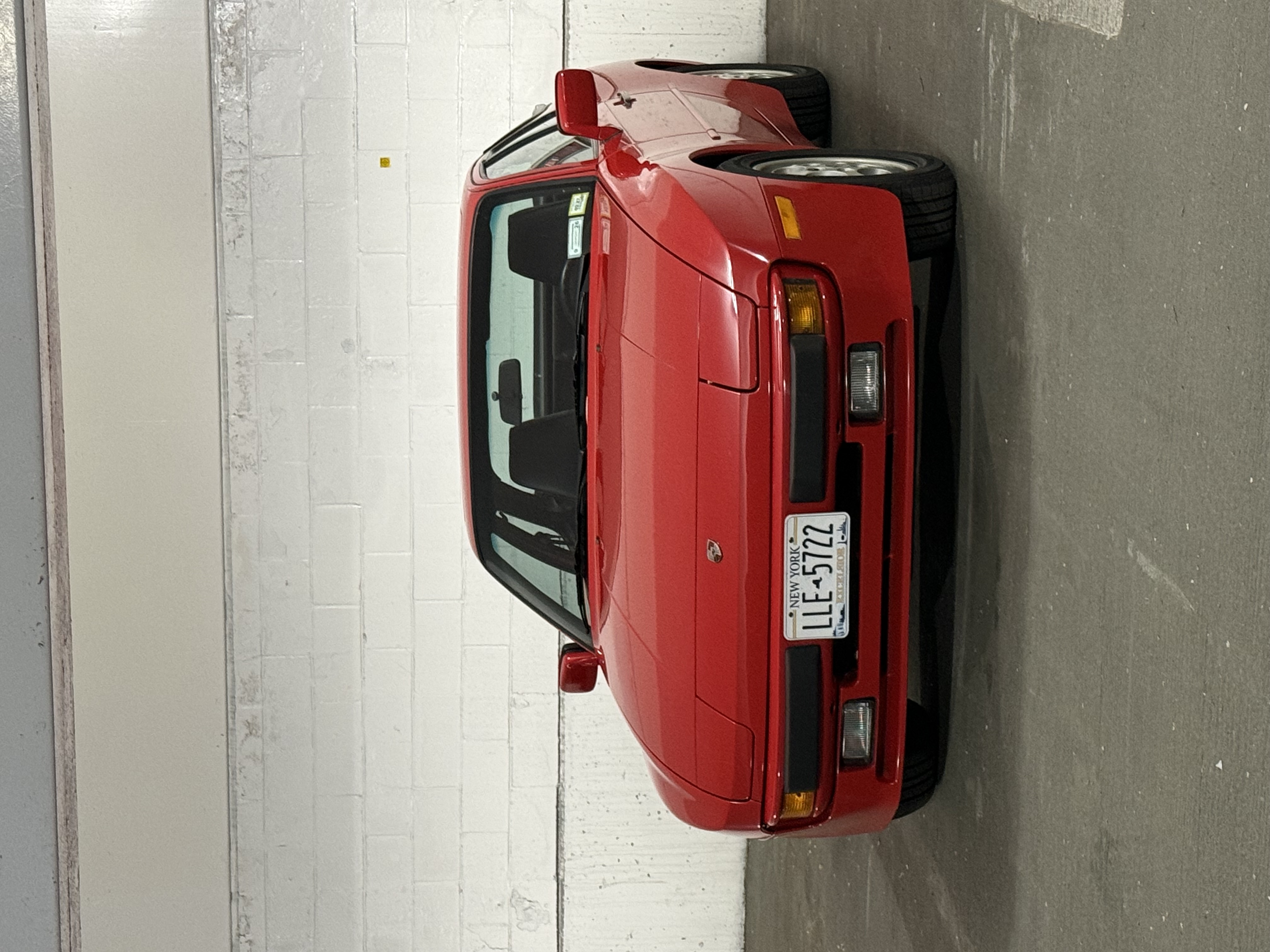 Porsche 944